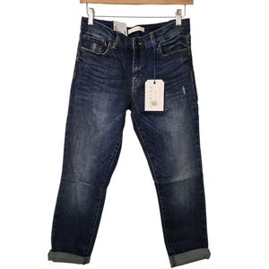 Eunina Womens (Juniors) Folded Cuff Distressed 5-Pocket Cropped Capri Denim Jean